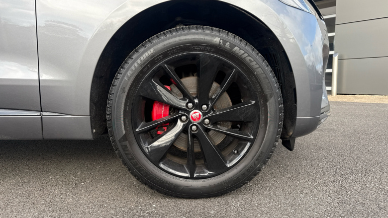 Jaguar F-Pace 2.0 P250 R-Dynamic Black 5dr Auto AWD Petrol Estate